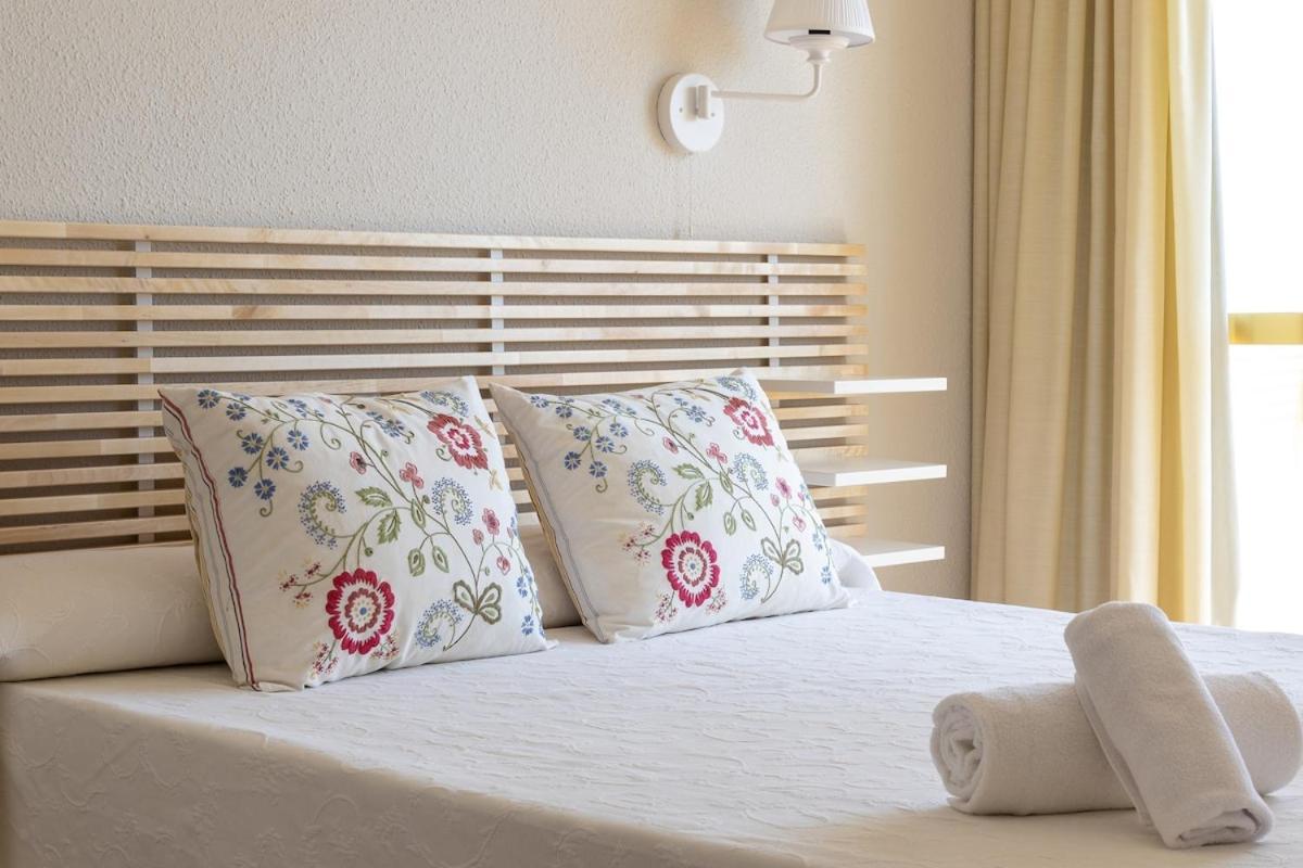 Oleholidays 1142 Romana Playa Ocean Views * Marbella