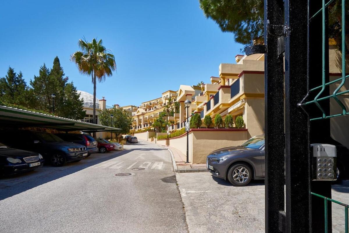 Oleholidays 1142 Romana Playa Ocean Views Apartment Marbella